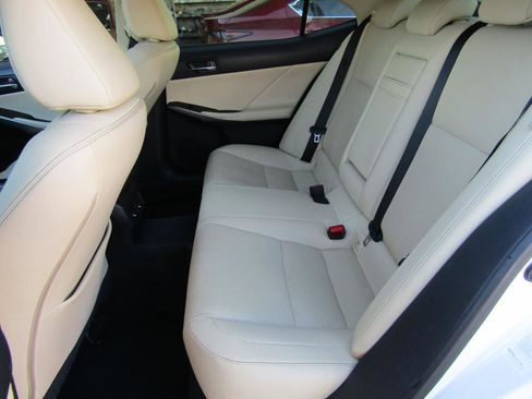 Used 2014 Lexus IS 250 image 10
