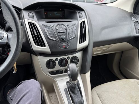 Used 2012 Ford Focus SE FWD image 7