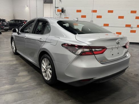Used 2022 Toyota Camry LE image 11
