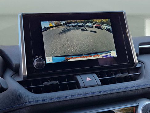 Used 2025 Toyota RAV4 SE image 26