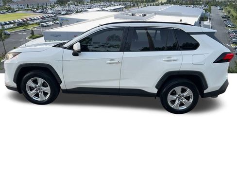 Used 2019 Toyota RAV4 XLE image 10