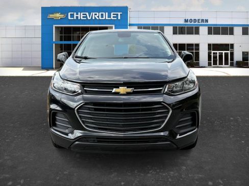 Used 2022 Chevrolet Trax LS w/ Tint and Cruise Package FWD image 6
