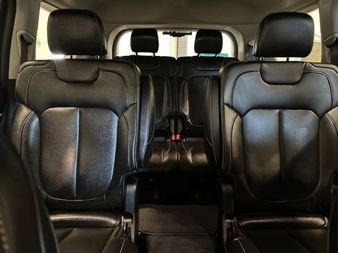 Used 2023 Jeep Grand Cherokee L Limited image 34