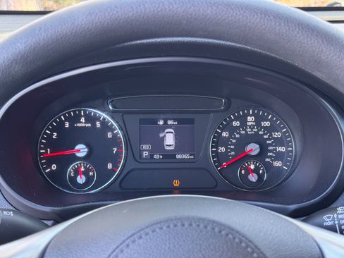 Used 2020 Kia Sorento LX image 30