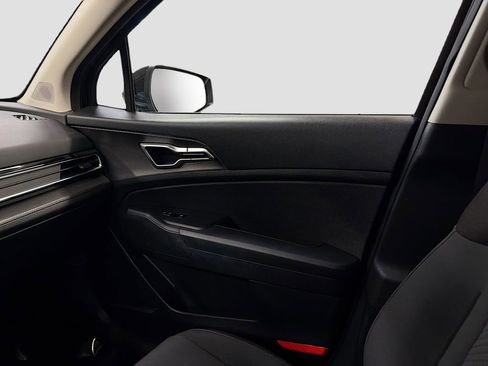 Used 2023 Kia Sportage LX image 23