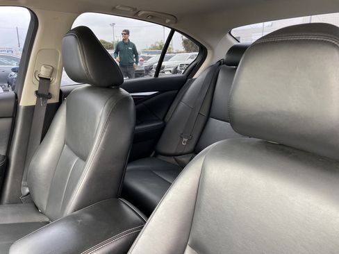 Used 2019 INFINITI Q50 Luxe w/ Essential Package (3.0T Luxe) RWD image 17
