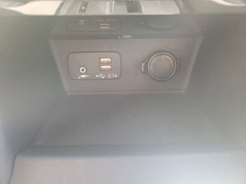 Used 2019 Subaru Forester Premium image 16