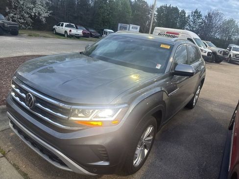 Used 2020 Volkswagen Atlas Cross Sport SEL image 16