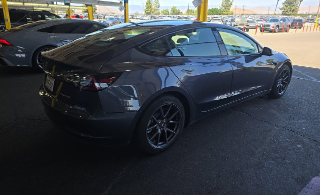 Used 2022 Tesla Model 3 Long Range AWD/4WD image 3