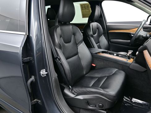 Used 2021 Volvo XC90 T6 Momentum w/ Advanced Package image 15