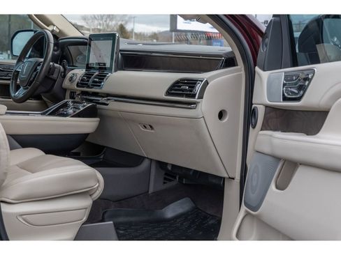 Used 2020 Lincoln Navigator Reserve image 10