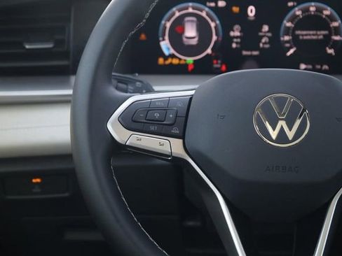 New 2026 Volkswagen Tiguan SE image 10