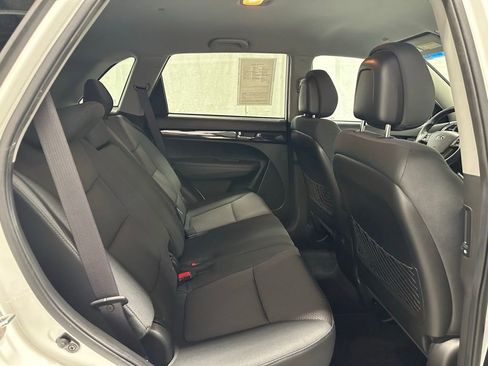Used 2011 Kia Sorento LX w/ Convenience Pkg AWD/4WD image 45