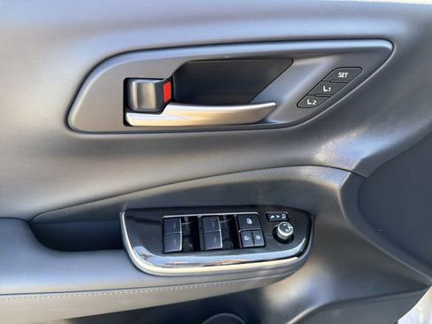 Used 2024 Toyota Crown Platinum image 16