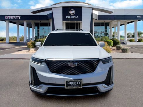 Used 2020 Cadillac XT6 Premium Luxury w/ Platinum Package AWD/4WD image 4