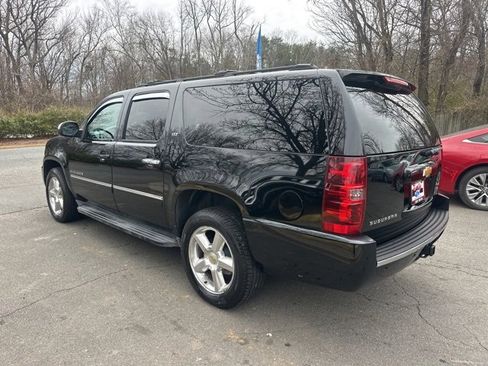Used 2014 Chevrolet Suburban LTZ image 4