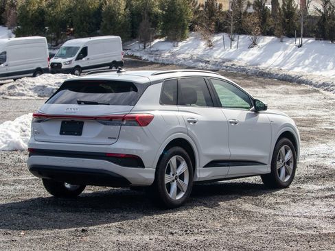 Used 2024 Audi Q4 e-tron Premium image 7