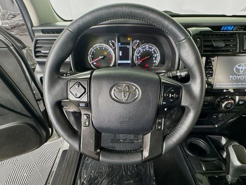 Certified 2022 Toyota 4Runner TRD Off-Road Premium AWD/4WD image 13
