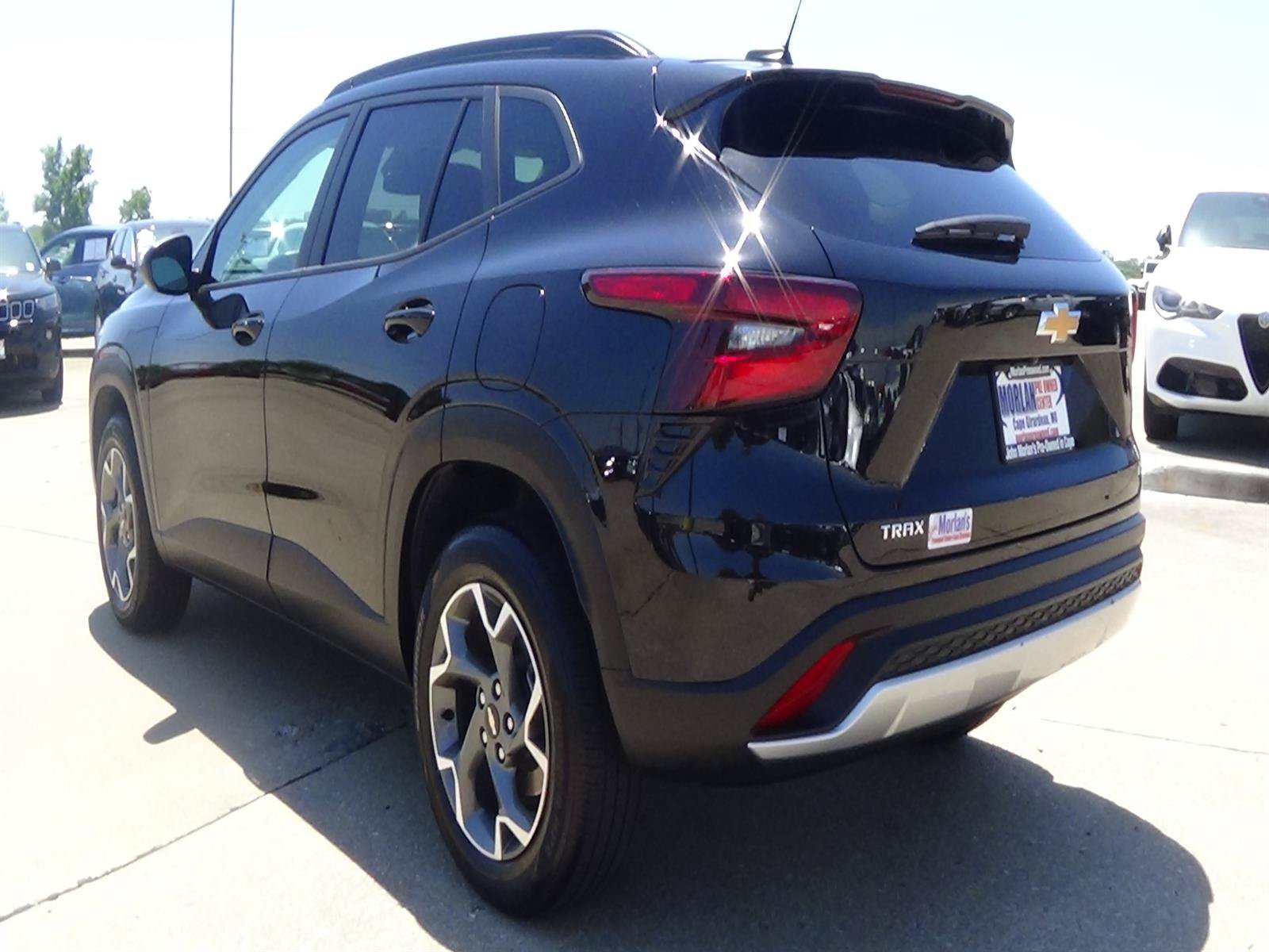 Used 2025 Chevrolet Trax LT w/ LT Convenience Package FWD image 8