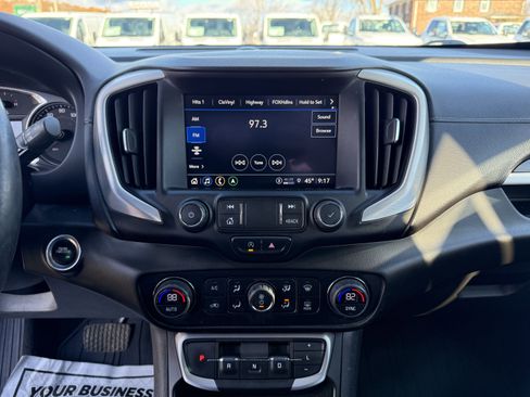 Used 2022 GMC Terrain SLT w/ Infotainment Package II image 14