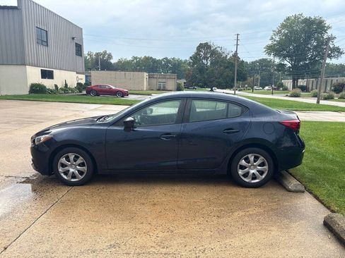 Used 2016 MAZDA MAZDA3 i Sport FWD image 4