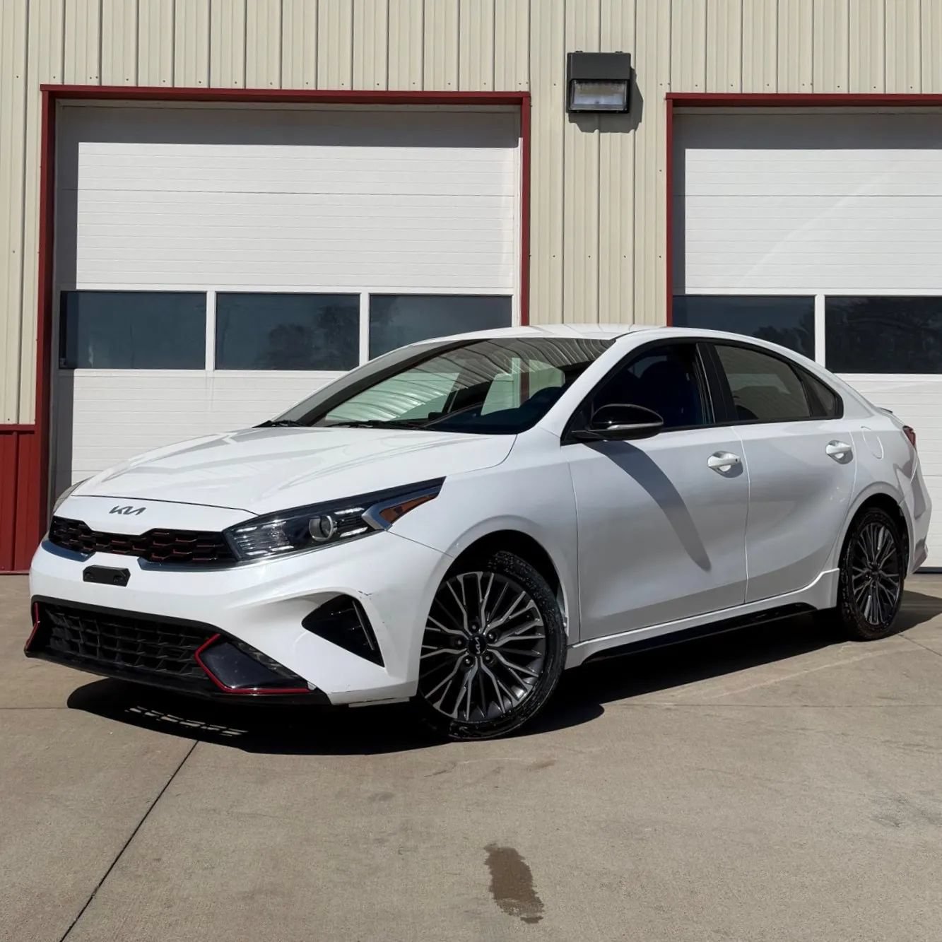 Used 2022 Kia Forte GT-Line FWD image 3