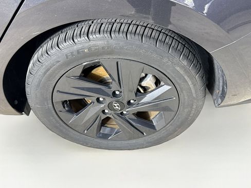 Used 2023 Hyundai Elantra SEL image 36