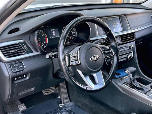 Used 2020 Kia Optima SE image 16