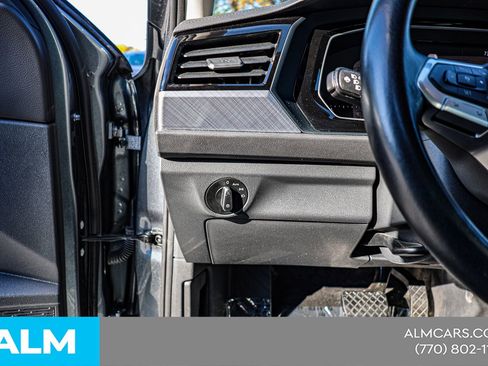 Used 2024 Volkswagen Jetta SE image 21