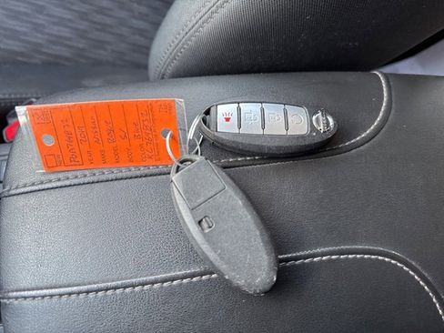 Used 2019 Nissan Rogue SL image 7