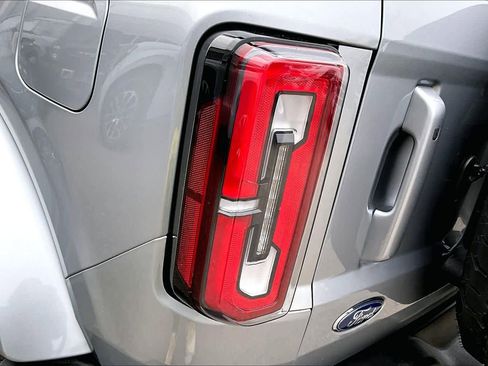 Certified 2021 Ford Bronco Outer Banks image 28