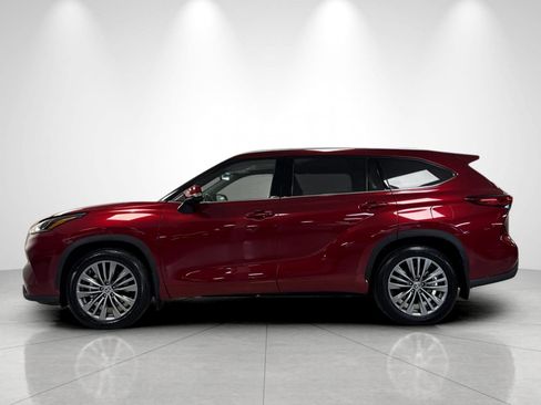 Used 2020 Toyota Highlander Platinum AWD/4WD image 2
