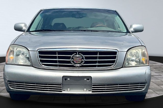 Used 2005 Cadillac De Ville w/ Limited Edition Package FWD image 2