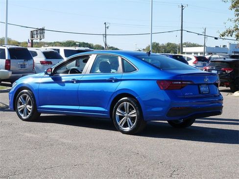 Certified 2024 Volkswagen Jetta SE image 5