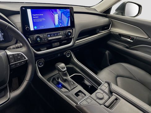 Used 2025 Toyota Grand Highlander AWD image 26