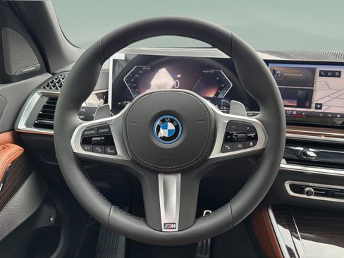 Used 2026 BMW X5 xDrive50e w/ M Sport Package AWD/4WD image 19
