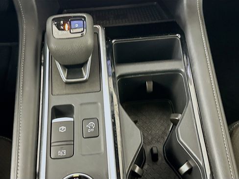 Used 2025 Nissan Pathfinder SL image 25