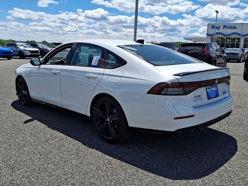Used 2023 Honda Accord Sport image 4