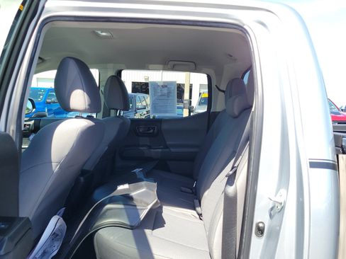 Used 2023 Toyota Tacoma SR AWD/4WD image 11