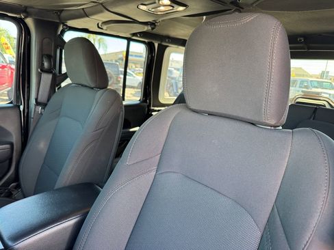 Used 2023 Jeep Wrangler Unlimited image 22