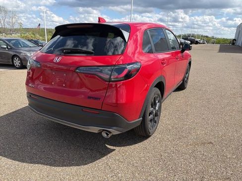 Used 2025 Honda HR-V Sport image 3