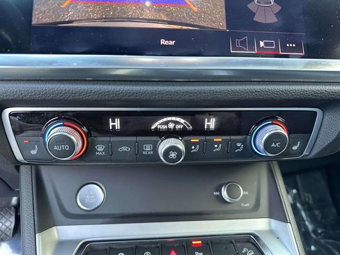 Used 2019 Audi Q3 2.0T Premium w/ Convenience Package image 32