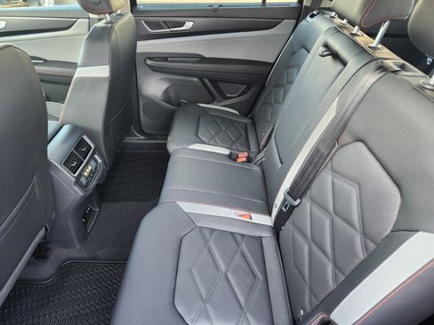 New 2026 Volkswagen Atlas Peak Edition AWD/4WD image 23