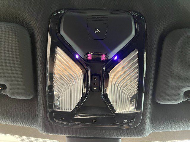 Used 2019 BMW X5 xDrive40i w/ M Sport Package AWD/4WD image 27