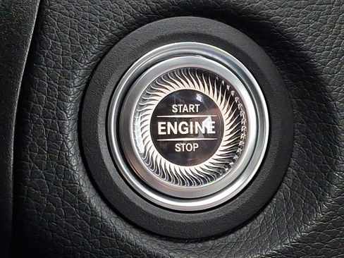 Used 2021 Mercedes-Benz GLC 300 4MATIC SUV image 22