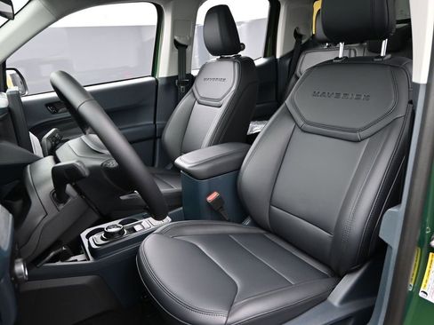 New 2025 Ford Maverick Lariat w/ Black Appearance Package image 27