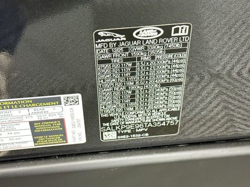 New 2026 Land Rover Range Rover SE image 34