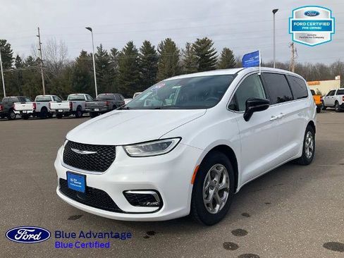 Used 2024 Chrysler Pacifica Limited image 30