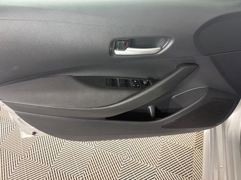 Used 2021 Toyota Corolla LE FWD image 10