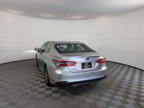 Used 2023 Toyota Camry XLE image 8